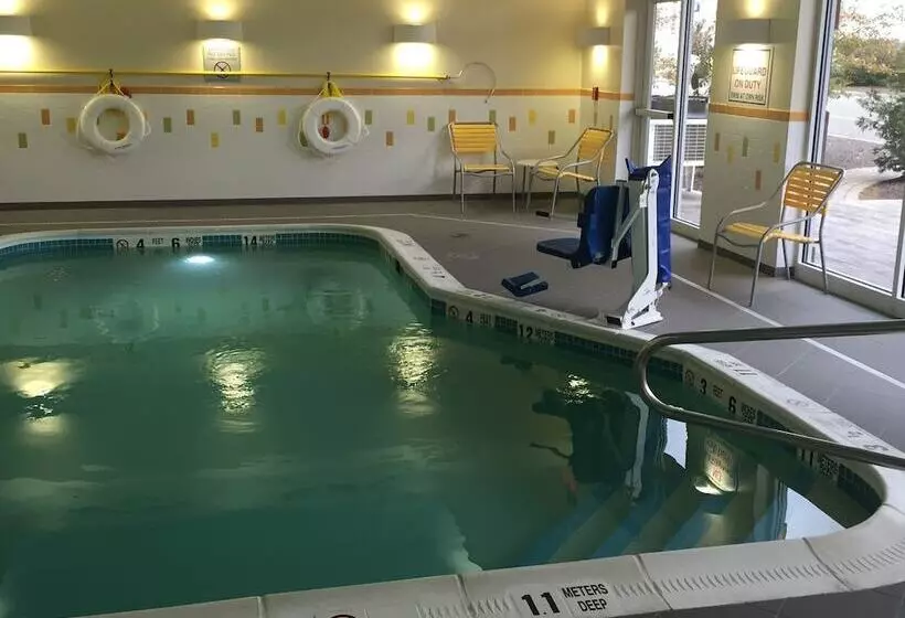 هتل Fairfield Inn & Suites By Marriott Utica