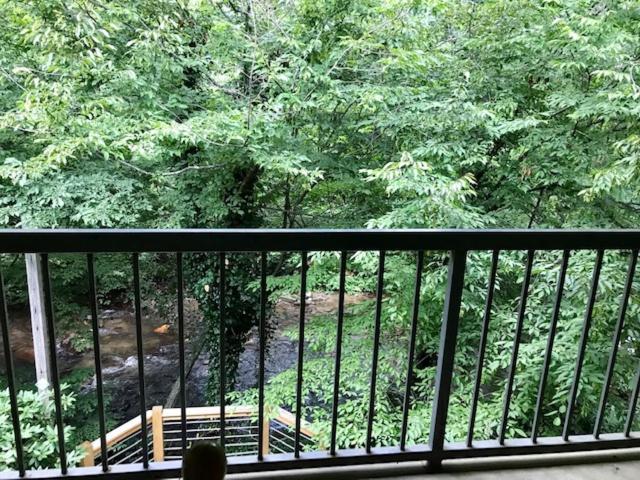 فندق Four Seasons Inn