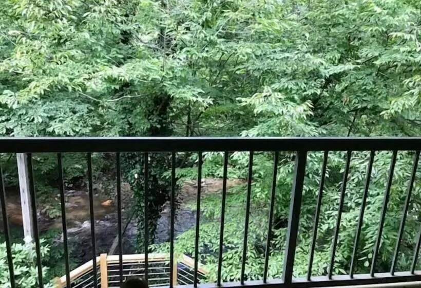 ホテル Four Seasons Inn