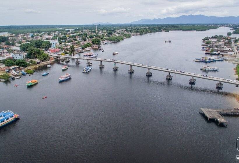 ホテル Ibis Paranagua