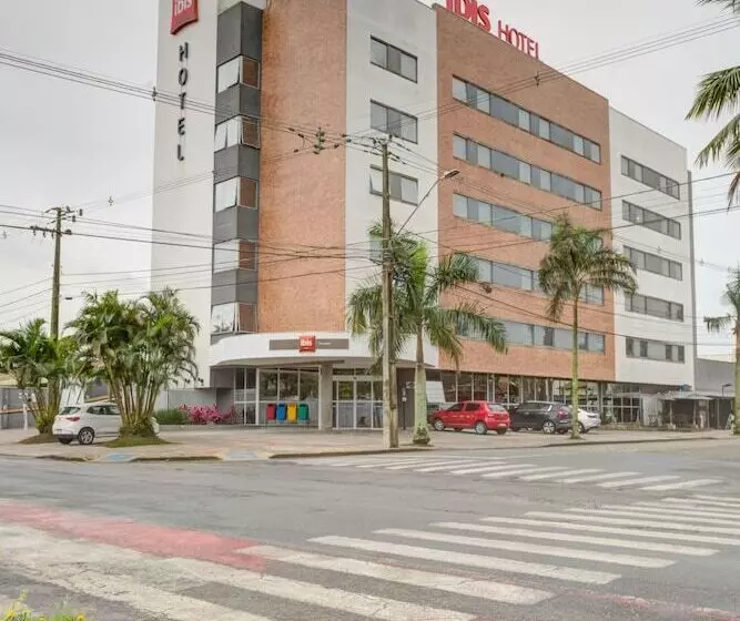 هتل Ibis Paranagua