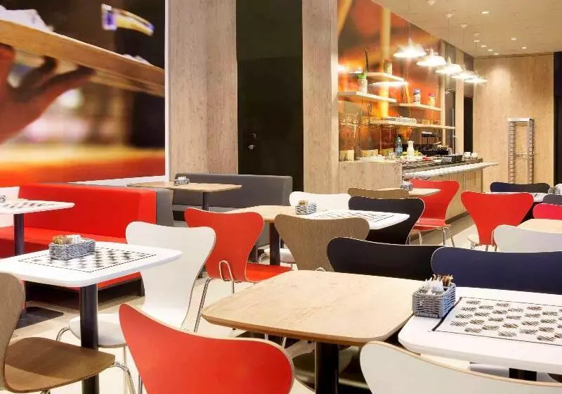 هتل Ibis Paranagua