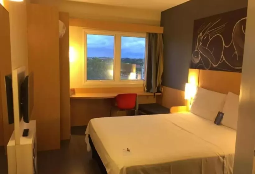 ホテル Ibis Rio Branco