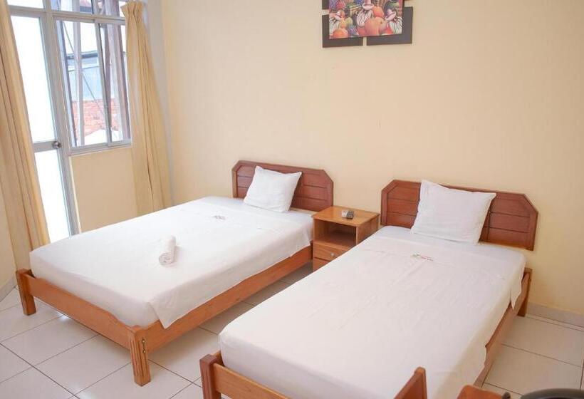 בית מלון כפרי Jhor Bush