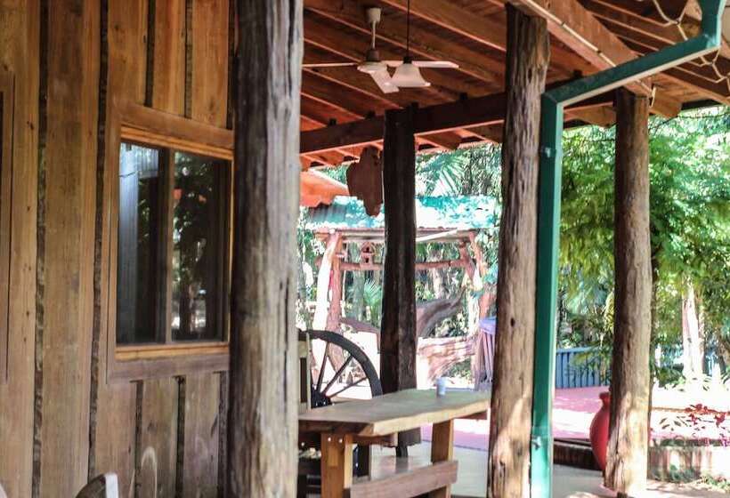 Hotel Palo Rosa Lodge