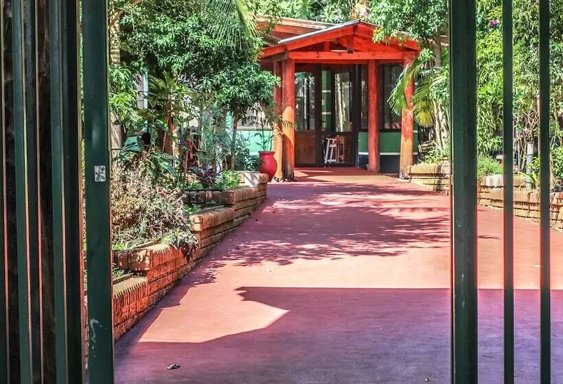 هتل Palo Rosa Lodge