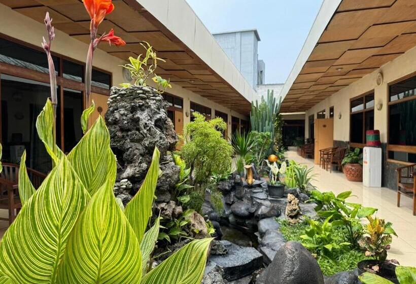 בית מלון כפרי Priangan