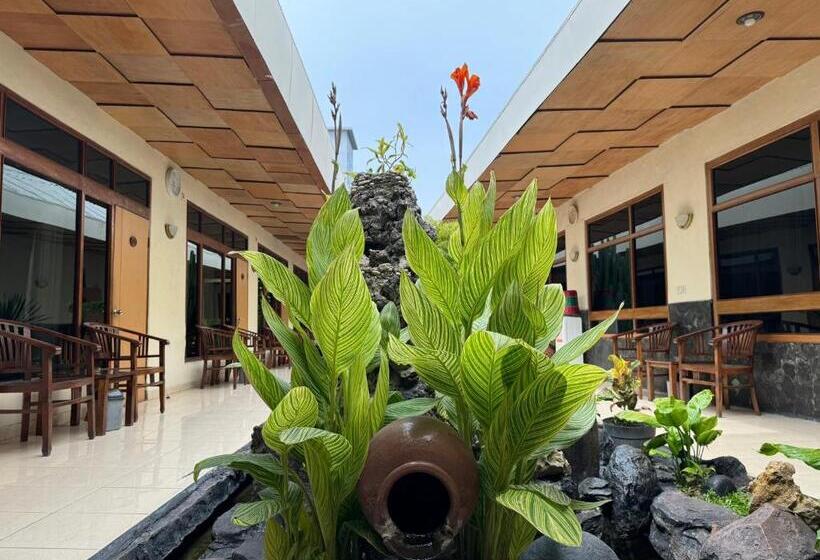 בית מלון כפרי Priangan