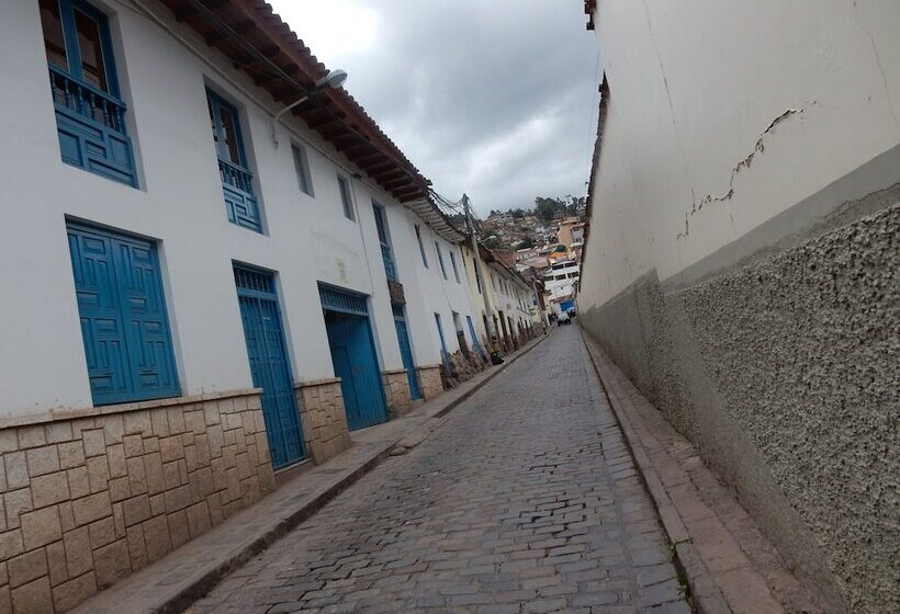 Отель Quechua Hostal Recoleta