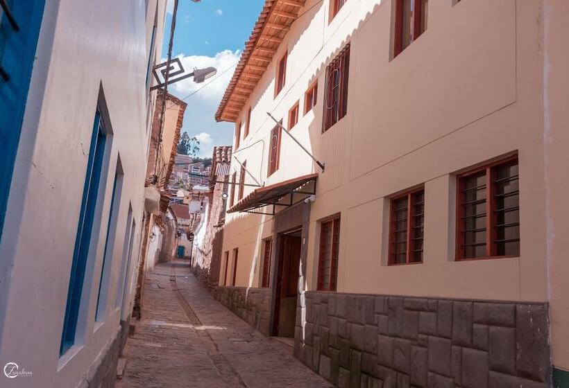 Отель Quechua Hostal Recoleta