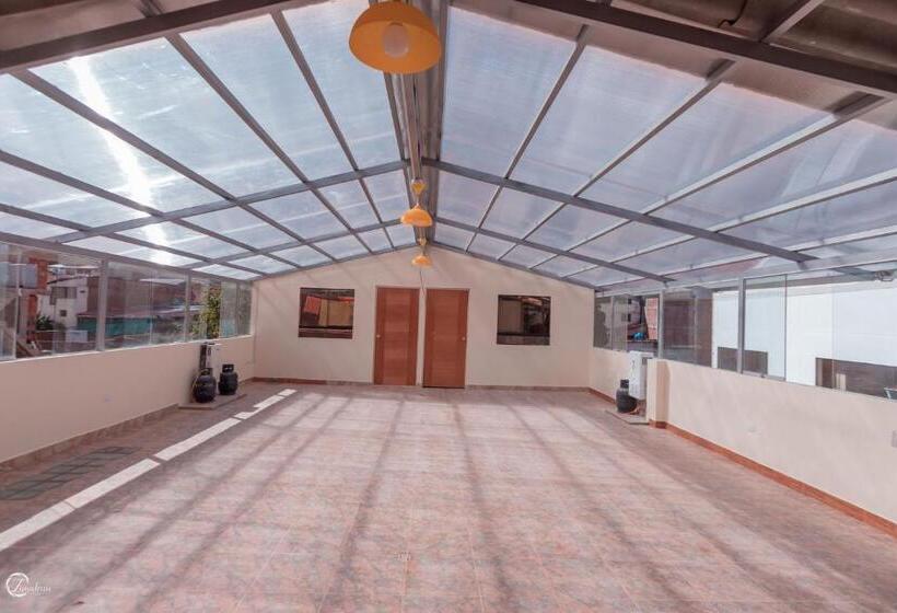 Отель Quechua Hostal Recoleta