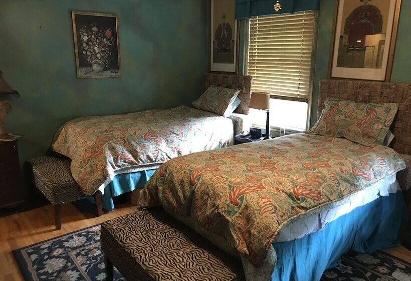 בית מלון כפרי Trade Winds Bed And Breakfast