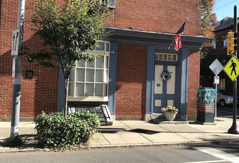 בית מלון כפרי Trade Winds Bed And Breakfast