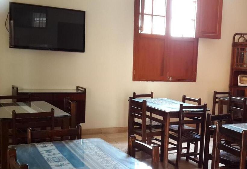 ユースホステル Hostal La Casona