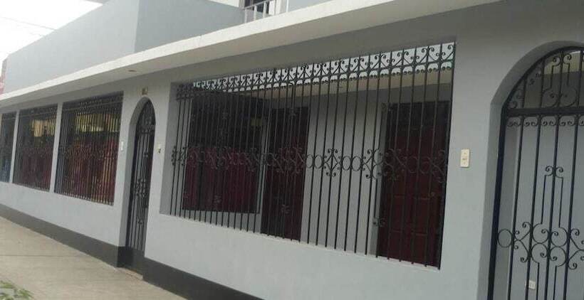 هاستل Strenua   Las Quintanas