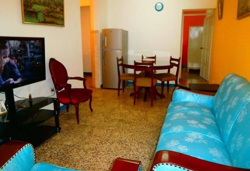 هاستل Strenua   Las Quintanas