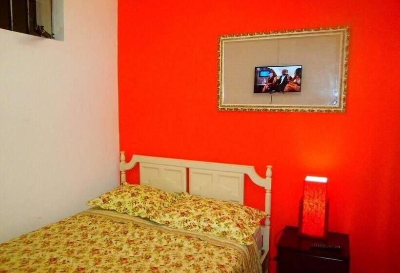 هاستل Strenua   Las Quintanas