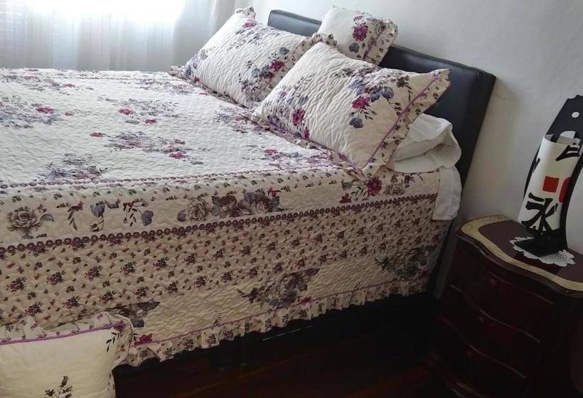 تختخواب و صبحانه Angie`s House