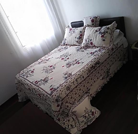 تختخواب و صبحانه Angie`s House