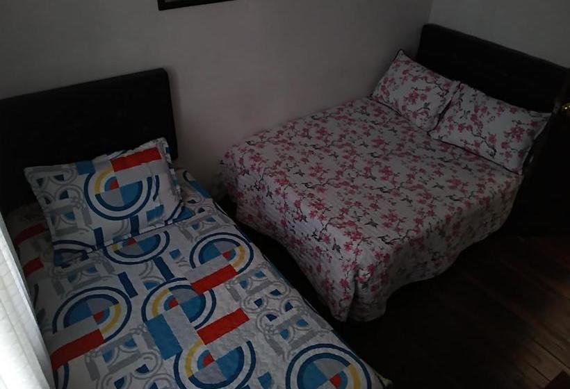 تختخواب و صبحانه Angie`s House