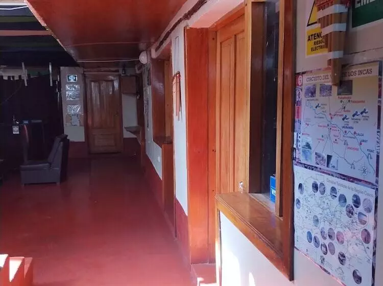 ベッドアンドブレックファースト Ollantaytampu Hostel Patacalle