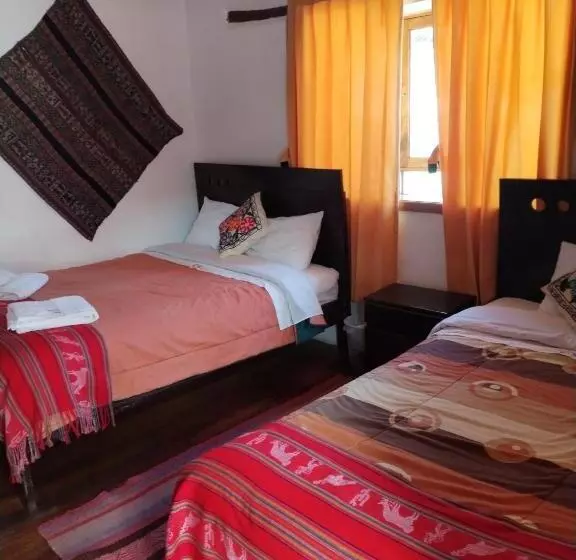 ベッドアンドブレックファースト Ollantaytampu Hostel Patacalle
