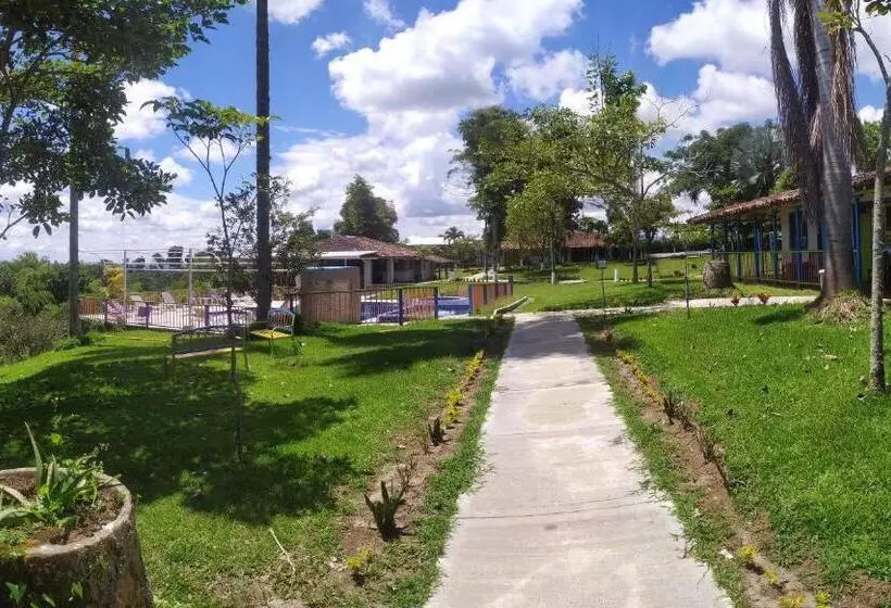 ホテル Campestre Los Nogales