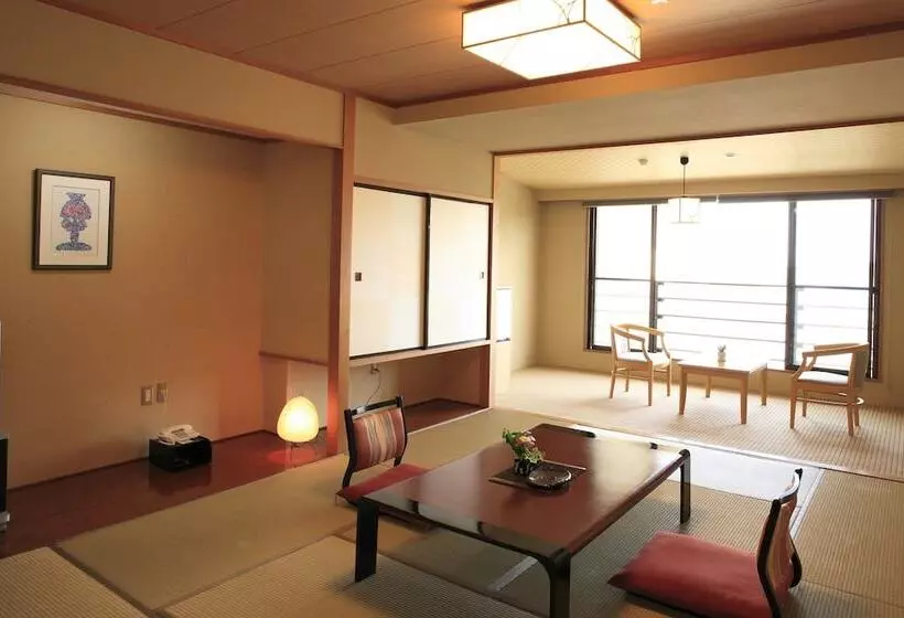 Hotelli Ubudo