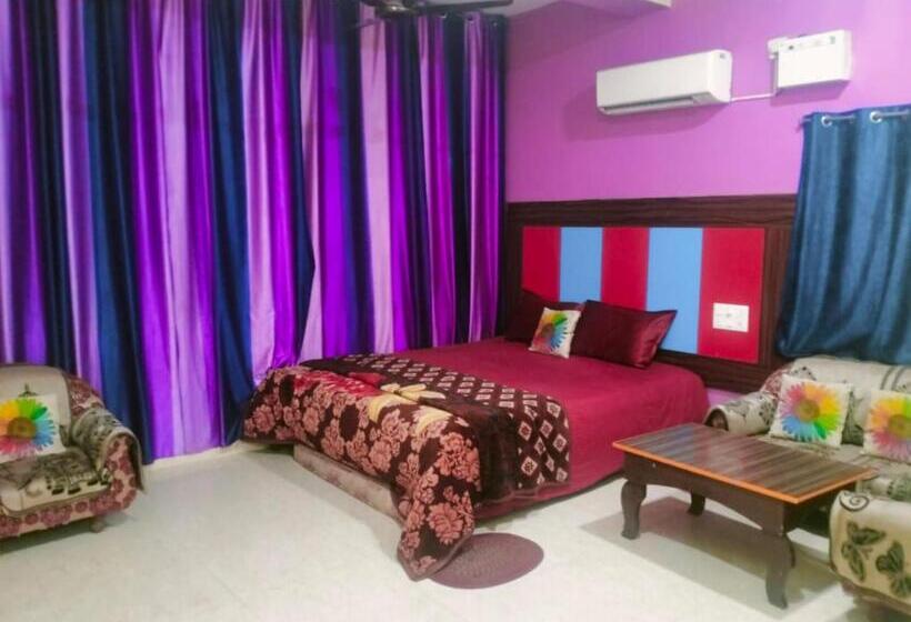 בית מלון כפרי Aradhya Regency Near Konark Sun Temple By Morservices