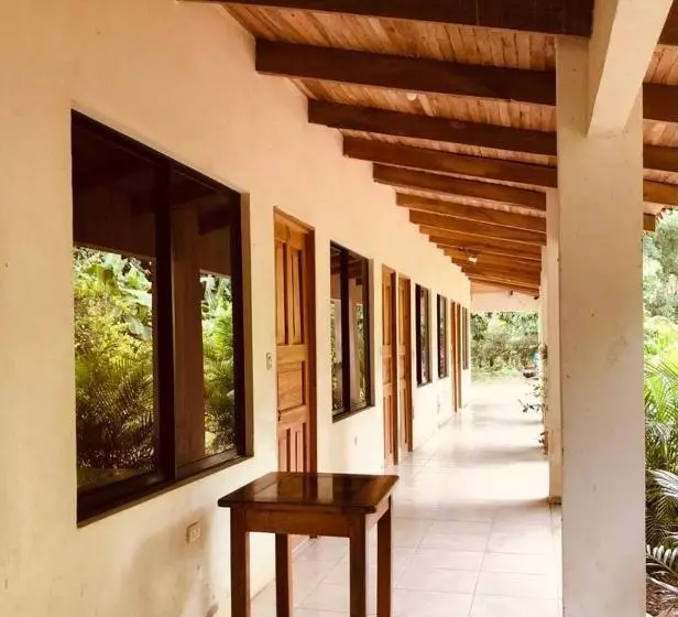 ペンション Cabinas La Casona Del Pirata