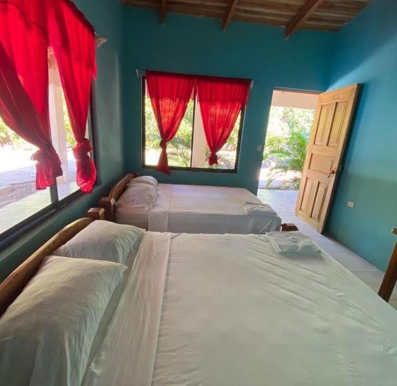 بنسيون Cabinas La Casona Del Pirata