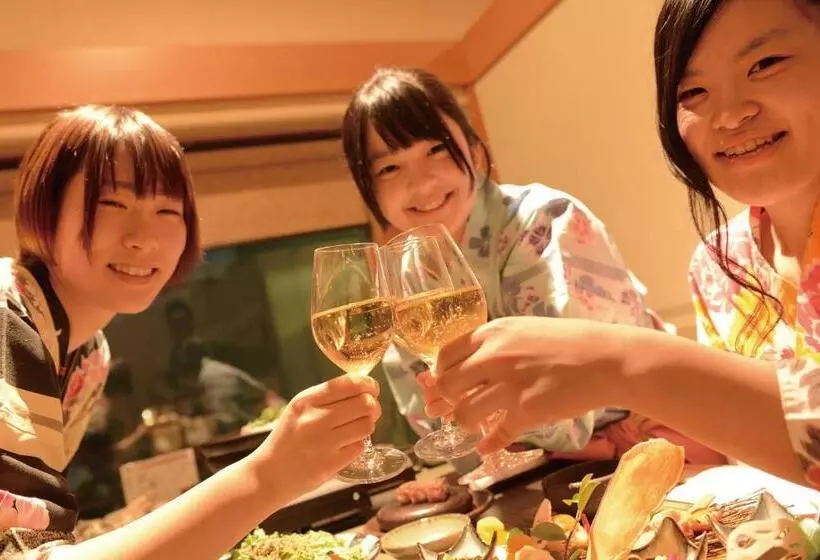 旅館 Yokote Onsen Hotel Plaza Geihin