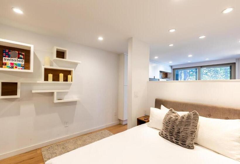 Modern Hotel Style Studio   Timber Creek Lodge #210 Hotel Room