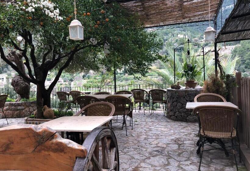 Hostal Villa Verde Adults Only