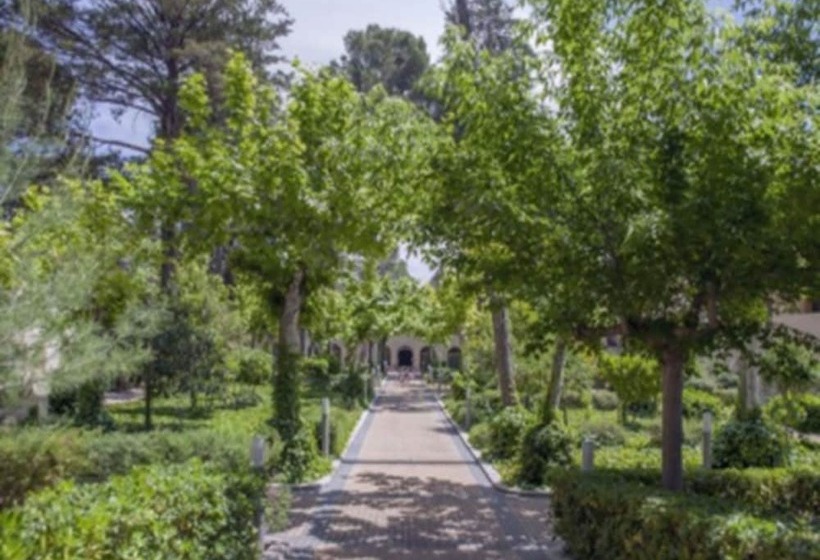 酒店 Confluent Health Resort