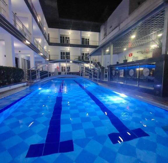 هتل Confort Plaza