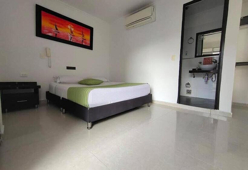 هتل Confort Plaza