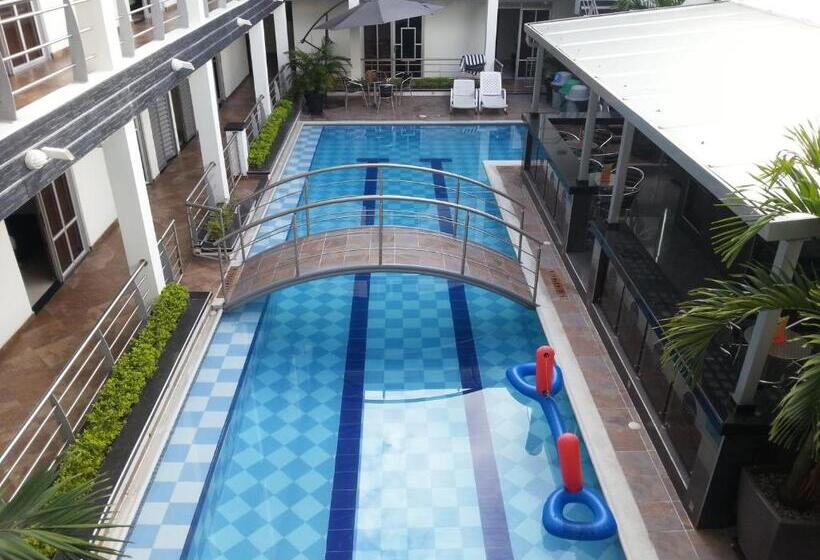 هتل Confort Plaza