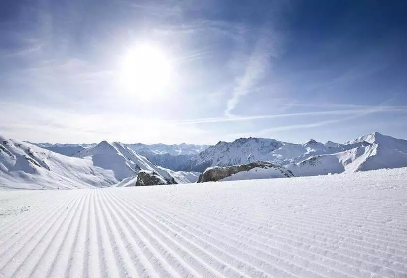 ホテル Des Alpes