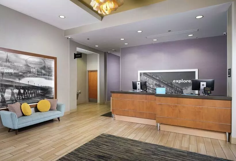 هتل Hampton Inn By Hilton Wilmington Downtown