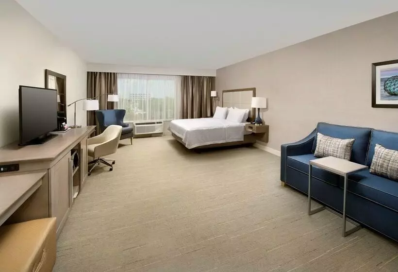 هتل Hampton Inn By Hilton Wilmington Downtown
