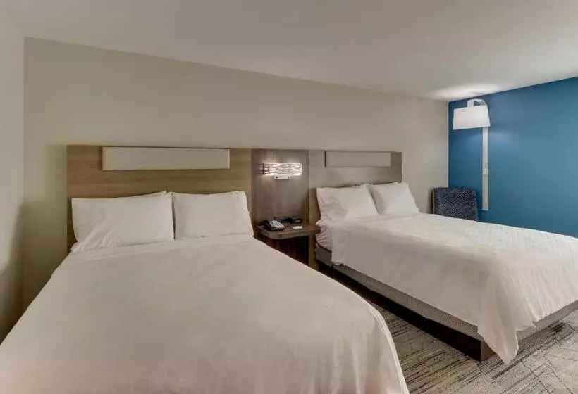 هتل Holiday Inn Express & Suites Columbus North By Ihg