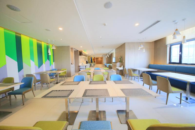 호텔 Holiday Inn Express Yingkou Onelong Plaza, An Ihg