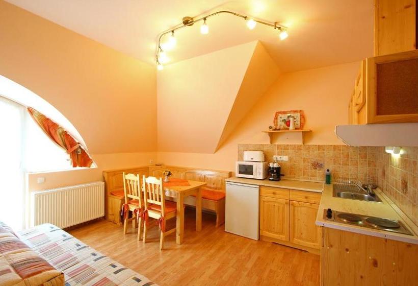 فندق Levendula Apartman