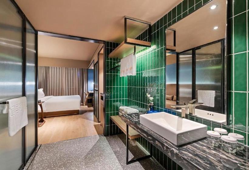 בית מלון כפרי Orange  Select Qingdao Wusi Square