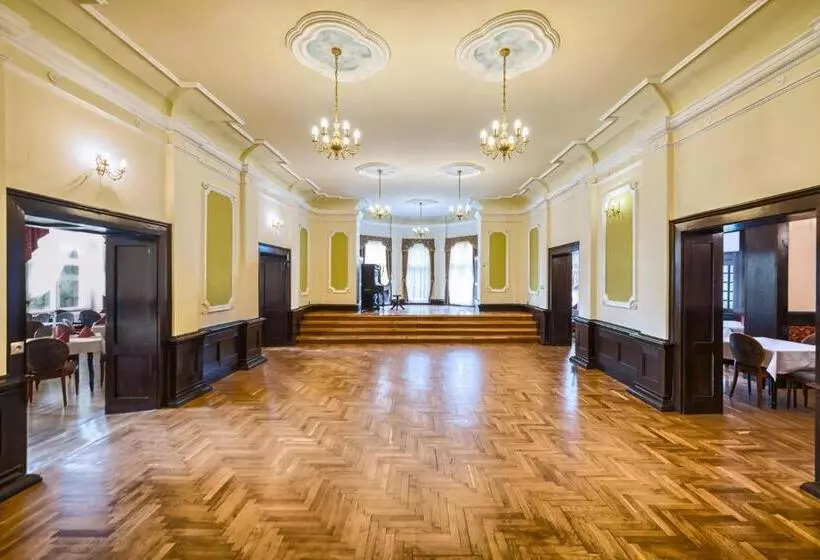 Hotelli Pałac Kłanino