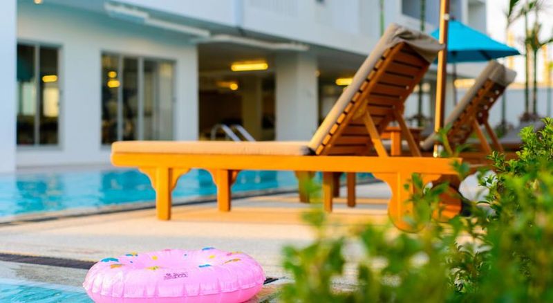 호텔 Recenta Suite Phuket Suanluang