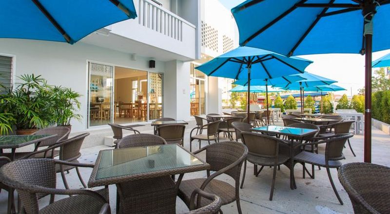 호텔 Recenta Suite Phuket Suanluang