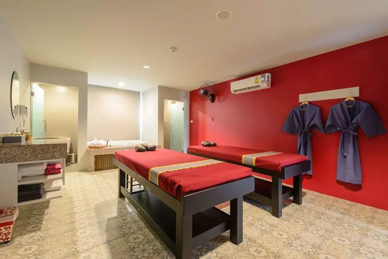 هتل Recenta Suite Phuket Suanluang
