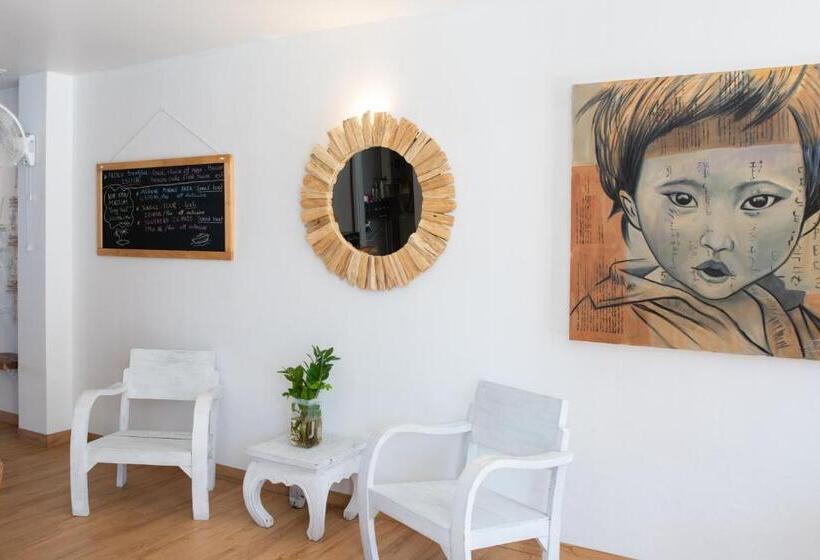 هتل Riviera Beach